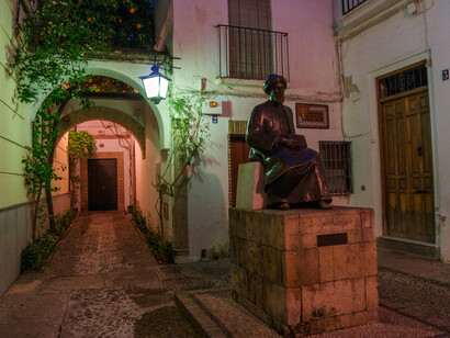 Estatua de Maimónides en la judería de Córdoba
