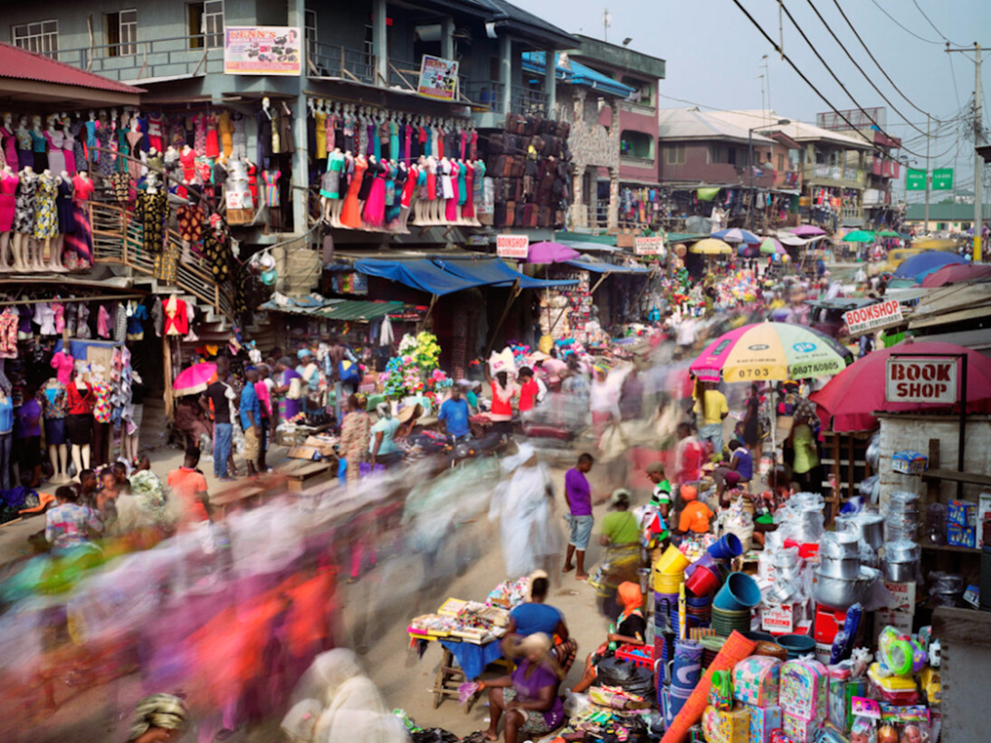 Martin Roemers, Oshodi Road, Oshodi, Lagos, Nigeria, 2015. Courtesy of Anastasia Photo