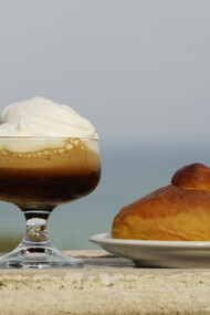 Granita di caffè con brioche col tuppo