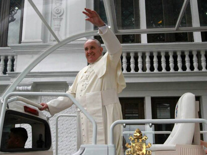 ope Francis departs Malacañan Palace aboard a Pope Mobile after the Welcome Ceremony for the State Visit and Apostolic Journey to the Republic of the Philippines 2015
