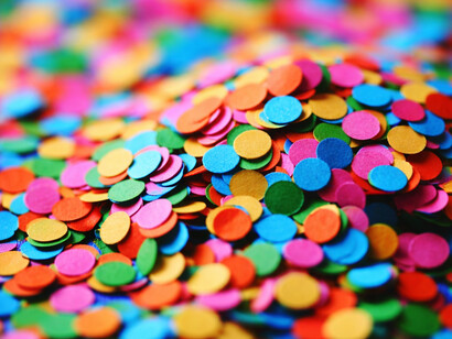 “Gramsci tem razão ao considerá-la como fragmentada… A cultura popular é plural, e seria talvez mais adequado falarmos em culturas populares… A memória de um fato folclórico existe enquanto tradição, e se encarna no grupo social que a suporta” 
