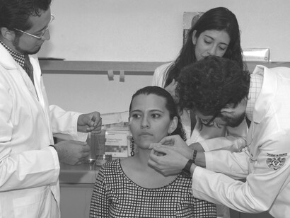 Para diagnosticar el SPI lo más importante es atender a lo que el paciente te está contando. Después, se suele hacer una prueba del sueño, ya que aporta mucha información y una analítica de sangre porque el Síndrome está relacionado con el hierro