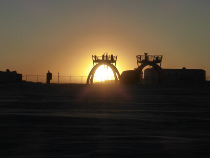 Tramonto del sole alle spalle dello shelter di Astronomia - Ph Alessandro Fausto, (C) PNRA/IPEV