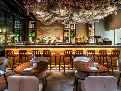 Con su nuevo laboratorio de marketing gastronómico, Branddict, Valentina planea apoyar emprendimientos venezolanos y expandir su equipo en el 2025. Restaurante MITA. Fotografía de Rey López