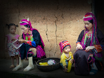 Moda en Vietnam: el 'batik', una técnica de teñido en la que parte del tejido se protege con cera derretida