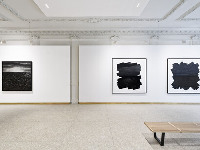Bao Vuong, Between shadow and light: infinity, exhibition view. Courtesy of Ceysson & Bénétière 