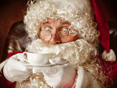 La fusione tra tradizioni nordiche, leggende cristiane e folklore anglosassone ha dato vita al Babbo Natale che oggi conosciamo