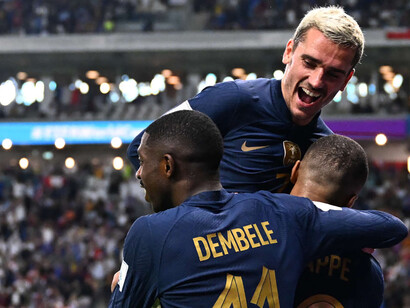 Footballeurs et sportifs. De nos jours, ils sont les gladiateurs des temps modernes, en sont-ils bien conscients ? 