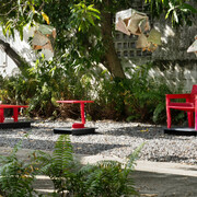 Emmett Moore, Neon sun, exhibition view. Courtesy of Nina Johnson Gallery