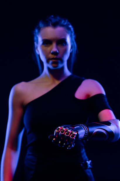 Expressão de pensamento em máquina humanizada e gerenciada por inteligência artificial