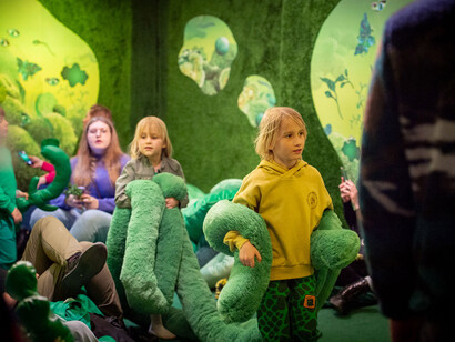 Spectrum of light. Exposure to colour. Green, exhibition view. Courtesy of Wroclaw Contemporary Museum