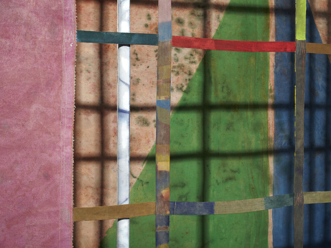 Alan Shields, detail of Maze, 1981 – 1982, Acrylic and thread on canvas, cotton belting, Velcro and aluminum pipe, 87 x 219 x 219 inches. Estate of the artist, courtesy Van Doren Waxter, New York.