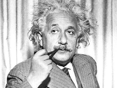 Albert Einstein (1879-1955) considerado el científico más importante, conocido y popular del siglo XX. Entre abril y junio de 1905, Einstein tiene una cadena de sueños que lo llevan a su Teoría de la Relatividad