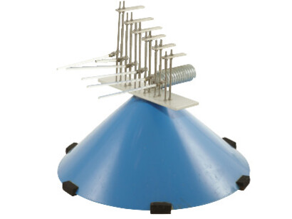 14 Structures sonores et pédagogiques
Bernard (*1917) und François (*1920) Baschet1977/1983ParisStahl, Nirosta-Stahl, Eisen, Duralumin, Glas, Glasfiber, Pappe, Kunststoff, Schaumstoffdiverse Größen; D Schalltrichter 68 cm