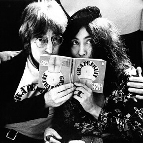 John Lennon and Yoko Ono, 1971 © Gijsbert Hanekroot