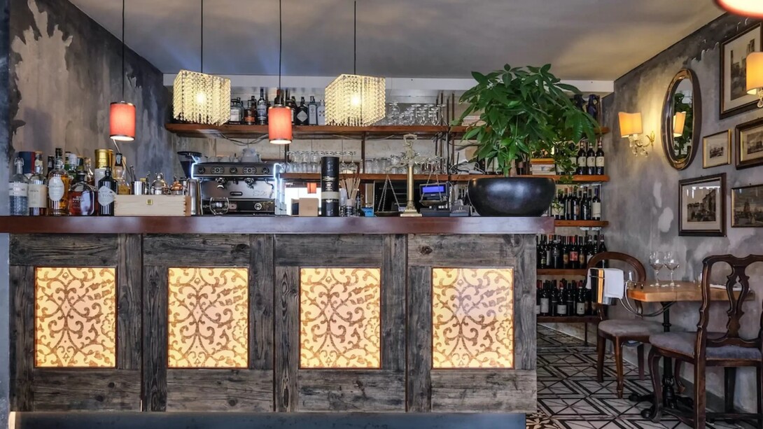 Hostaria Castello è un ristorante veneziano di 18 coperti, inaugurato nel 2021 nel sestiere di Castello. Venezia, Italia