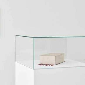 Lebendige Skulpturen. Courtesy of Sies + Höke Galerie