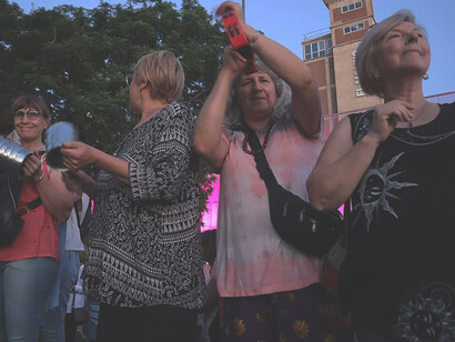 On December 21, 2023, the Multisectorial called for a protest in Santa Fe, Argentina, against President Javier Milei's government's DNU and Omnibus Law