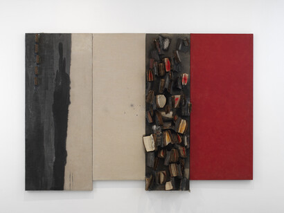 John Latham, Latter Day Observer, 1963, Books, wires, wire-mesh, plaster, paint on canvas on hardboard, 97 x 122 x 26 cm. © John Latham; Courtesy, the Artist & Lisson Gallery