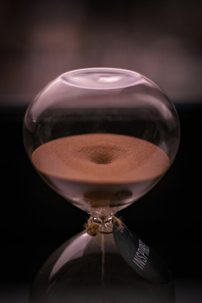 Una mañana despertarás temprano 
recordando algo bueno que has vivido 
un sabor, una imagen, un sonido, 
y tendrás el futuro allí en tu mano