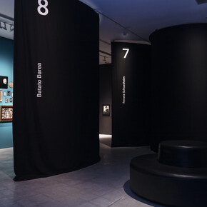 Esto es teatro. Once escenas experimentales del Di Tella al Parakultural, vista de exhibición. Cortesía del Museo de Arte Moderno de Buenos Aires