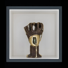 Victor Ehikhamenor, Reincarnation (I), exhibition view. Courtesy of Pippy Houldsworth Gallery