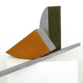 Alice Cattaneo, Paesaggio ininterrotto #2, 2022, 30x90x25cm, Sandstone pigments