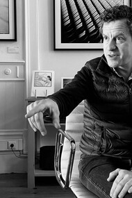 Tomaras speaking about composition at a photography workshop held at Tomaras's studio