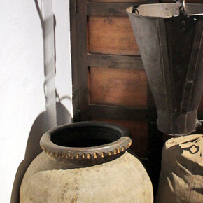 Panadería: La tahona, Exhibition view. Courtesy of Museo Unicaja de Artes y Costumbres Populares