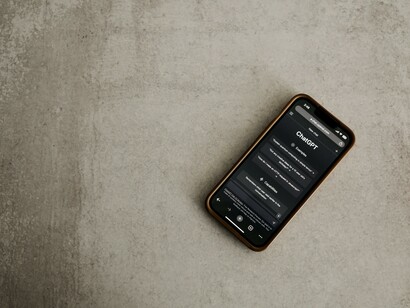 Como um modelo de linguagem, eu não tenho uma identidade pessoal ou consciente, mas estou programado para fornecer informações precisas e úteis - Resposta do Chat GPT