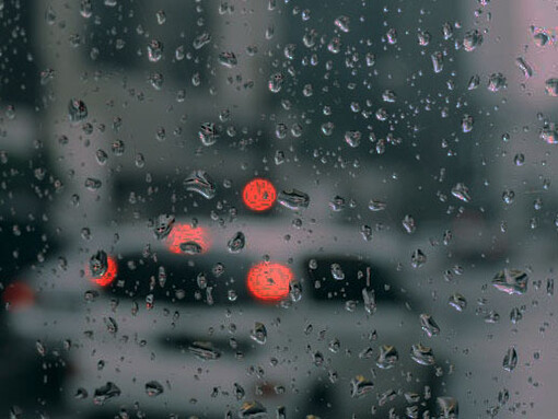 Una señora me dijo que estaba granizando y que los granizos eran enormes