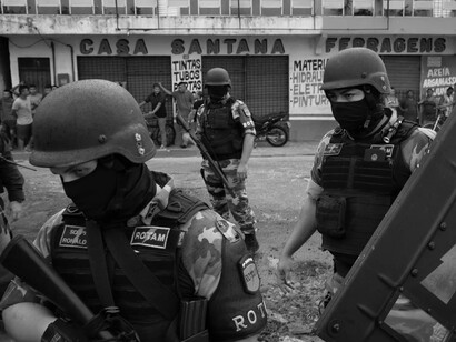 Grupo paramilitar de élite patrulla zonas de pobreza en Brasil