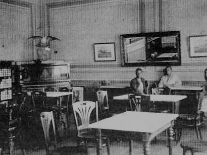 Interior del Salón París, hacia el año 1912. Foto publicada en la revista «Pandemónium», el 10 de enero de 1914