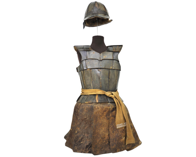 Coraza con peto y espalda y faldellín