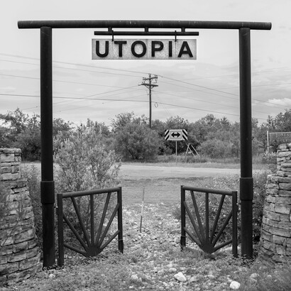 Henry Horenstein (detail), Gantry, Utopia, 2023. Courtesy of Catherine Couturier Gallery