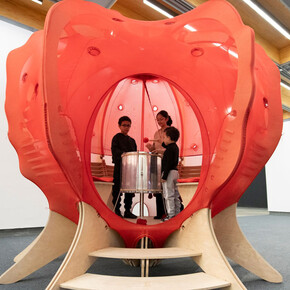 Per bambini: esperienze con l'arte dal 1968, vista della mostra. Cortesia della Pinacoteca