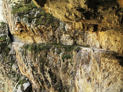 Camino junto al abismo en les gorges de Carança Foto: Sabrina Guitart