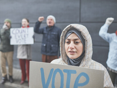 La alternativa utópica a la crisis de la democracia representativa sería la creación de formas de democracia participativa