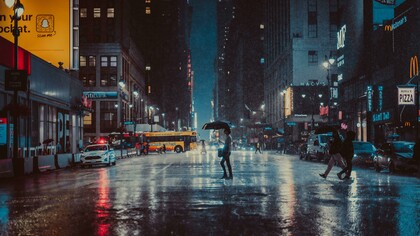 Sina de humanos que somos desde os primórdios, a permanente e convulsiva evolução / revolução tem sido marca perene e permanente das nossas ínfimas existências no devir histórico. Não, a história não acabou, o mito fukuyano é só mais um mito… E mais vale habituarmo-nos a isso…