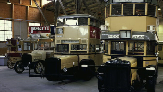 Municipal transport and services. Courtesy of German Museum of Technology
