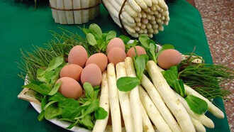 Asparagi e uova, di Amedeo Sandri e Maurizio Falloppi