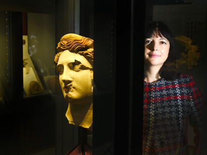 Eva Degl’Innocenti, Direttrice del Museo Archeologico Nazionale di Taranto
Mostra “Ritratte – Direttrici di musei italiani”, fotografo Gerald Bruneau, ©Fondazione Bracco
