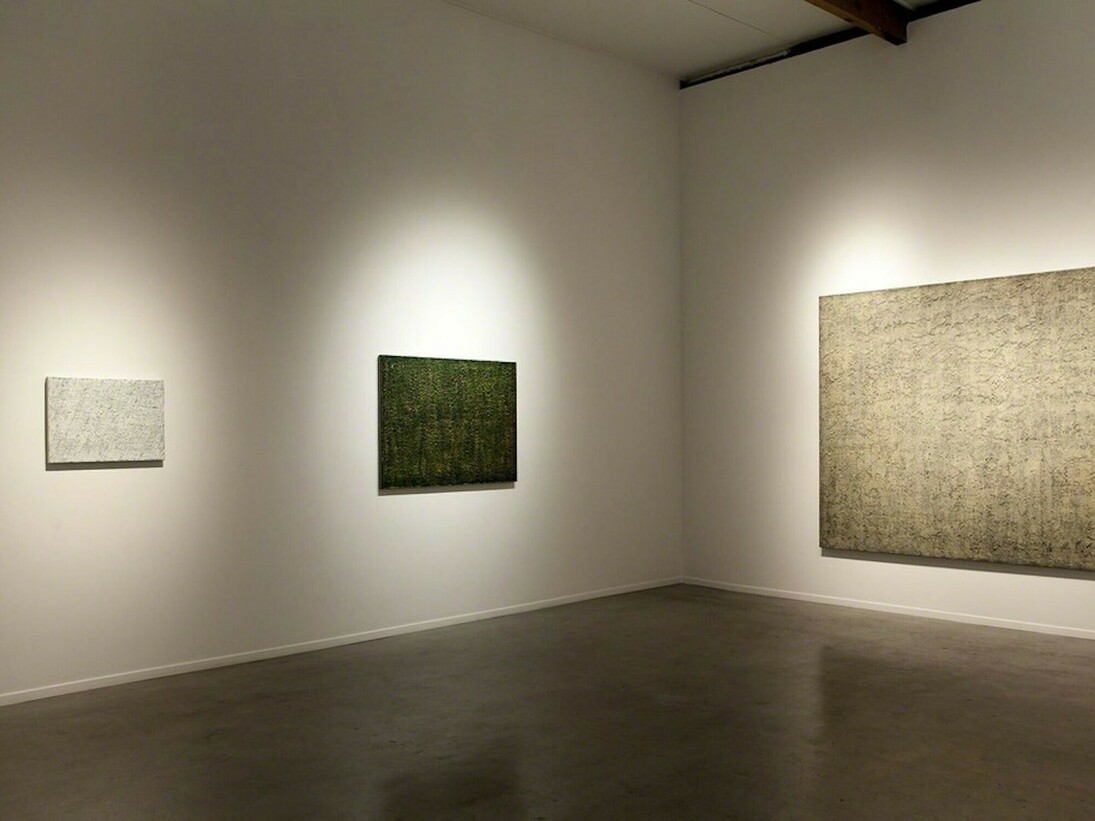 Steven Steinman. Sparks & Showers, Exhibition view. Courtesy of Von Lintel Gallery