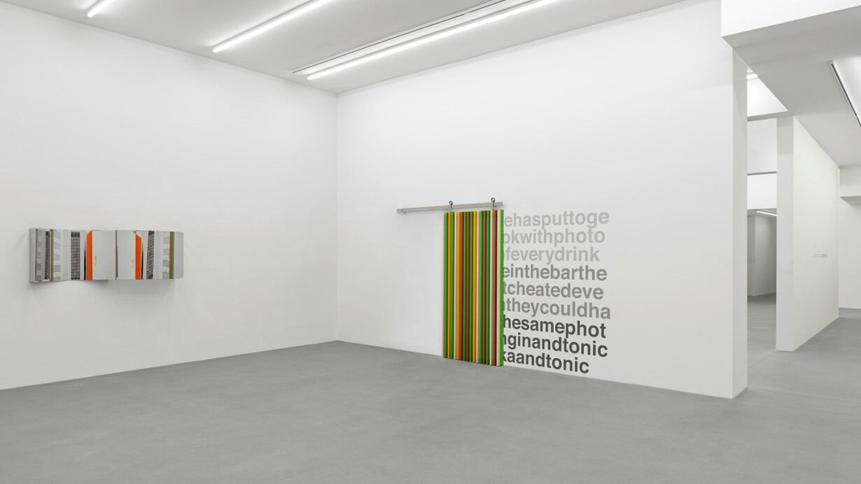 Wall works and sculptures, ausstellungsansicht. Mit freundlicher genehmigung der Galerie Eva Presenhuber