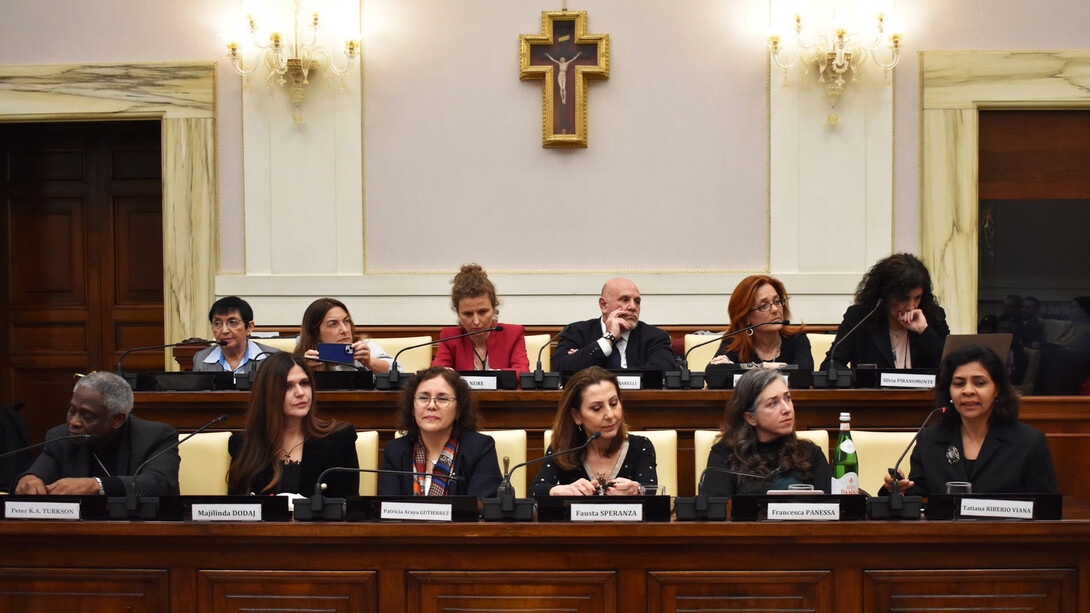 Evento 'Mujer y Ciencia' en el aula Magna de la Pontificia Academia de las Ciencias en la Ciudad del Vaticano el 27 de febrero de 2023