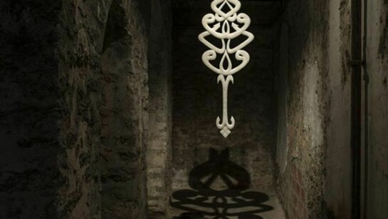 Moataz Nasr, Ya Wadod, 2011, albâtre, 128 x 48 x 5 cm, Courtesy Galleria Continua, San Gimignano/Beijing/Le Moulin, Photo by Oak Taylor-Smith, Photo by Oak Taylor-Smith