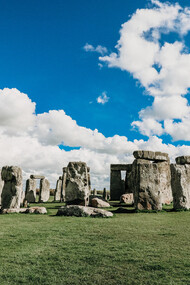 Stonehenge, Angleterre. Stonehenge attire des millions de visiteurs chaque année et demeure l'un des plus grands mystères de l'histoire de l'humanité