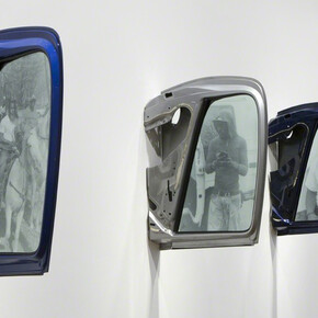 Hustling. courtesy of Kamel Mennour