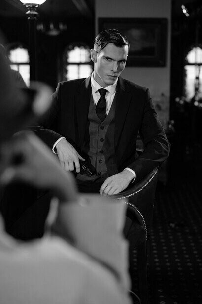 No sentís nada, nada. Te da la impresión de que hubieras leído el nombre de un desconocido en el obituario del periódico. Pero luego todo viene de golpe, como un mazazo furibundo en tu cabeza