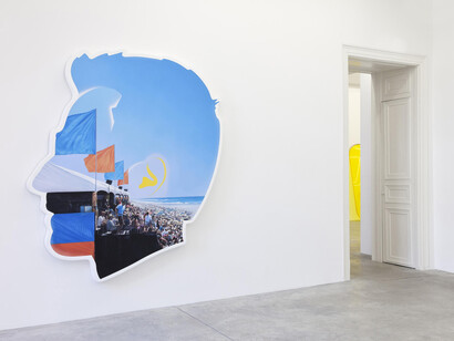 Alex Israel, View of the exhibition ‘SUMMER’, 13.06 - 25.07.2015, Almine Rech Gallery, Paris © Alex Israel - Photo: Zarko Vijatovic, Courtesy of the artist and Almine Rech Gallery